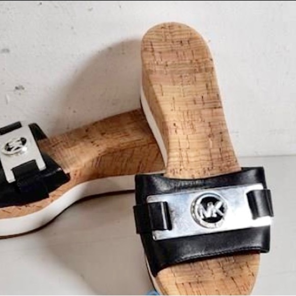 MICHAEL KORS PLATFORM/WEDGE SANDALS SZ 6.5 - Picture 1 of 5